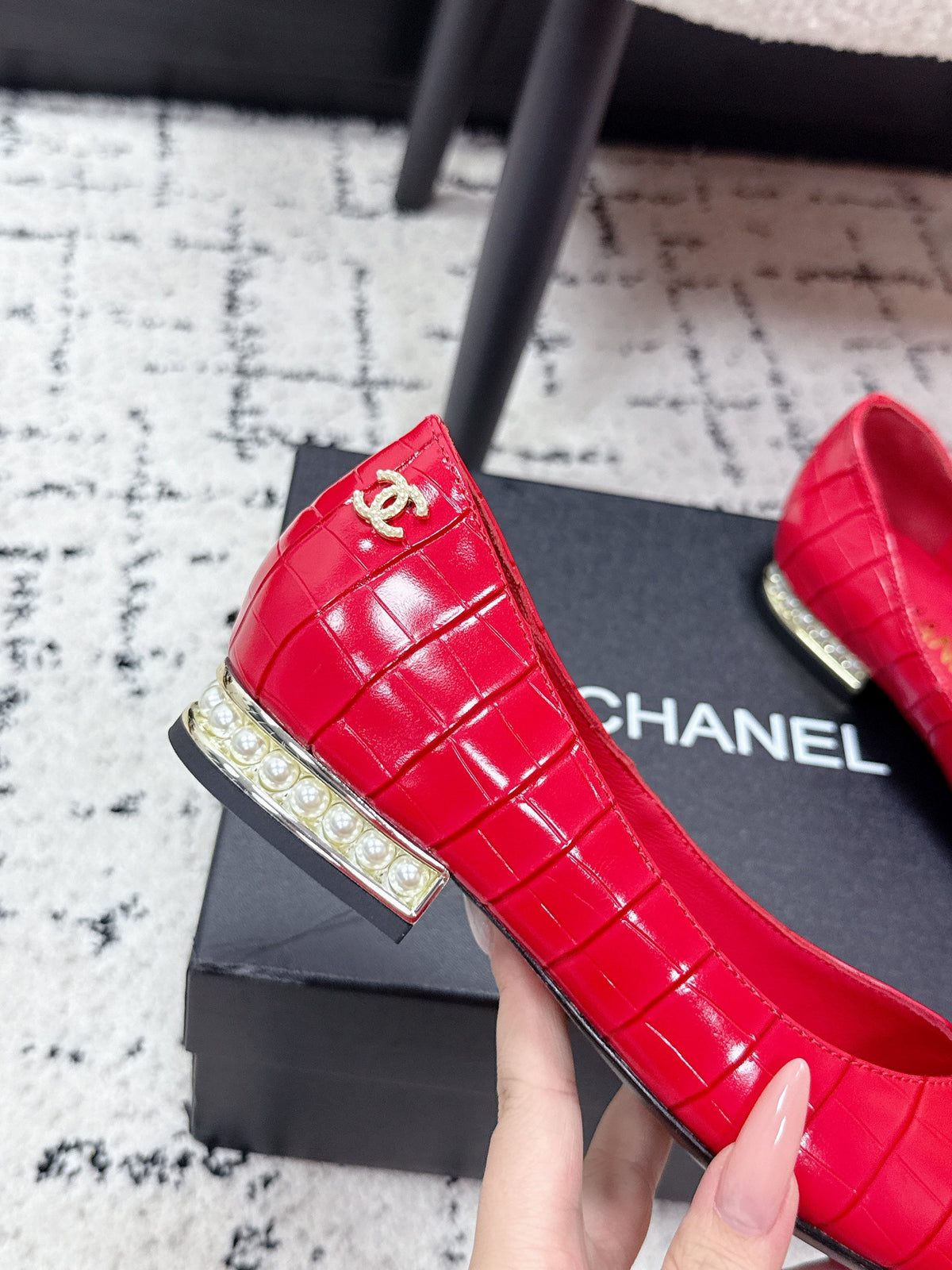 CC SS26 Ballet Flat Black Red Crocodile Embossed Patent Calfskin 679027