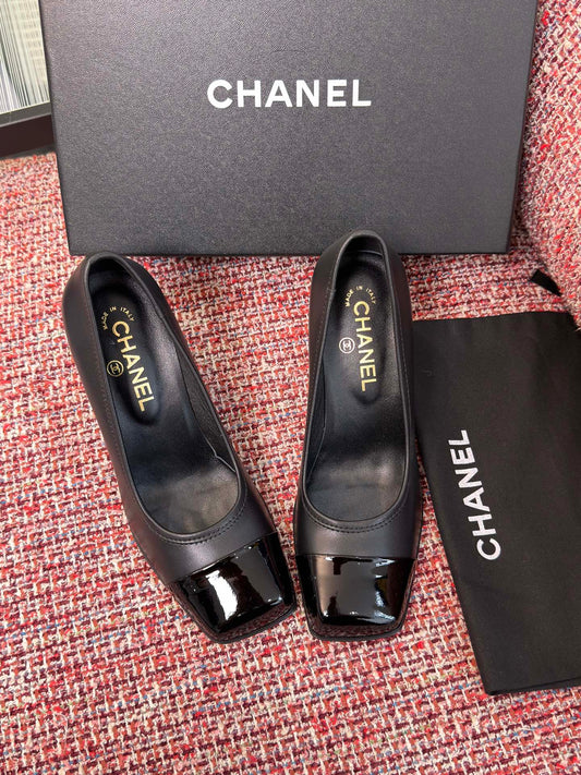 CC 26s Pumps Square Toe Block 8.5cm Black Lambskin 962955
