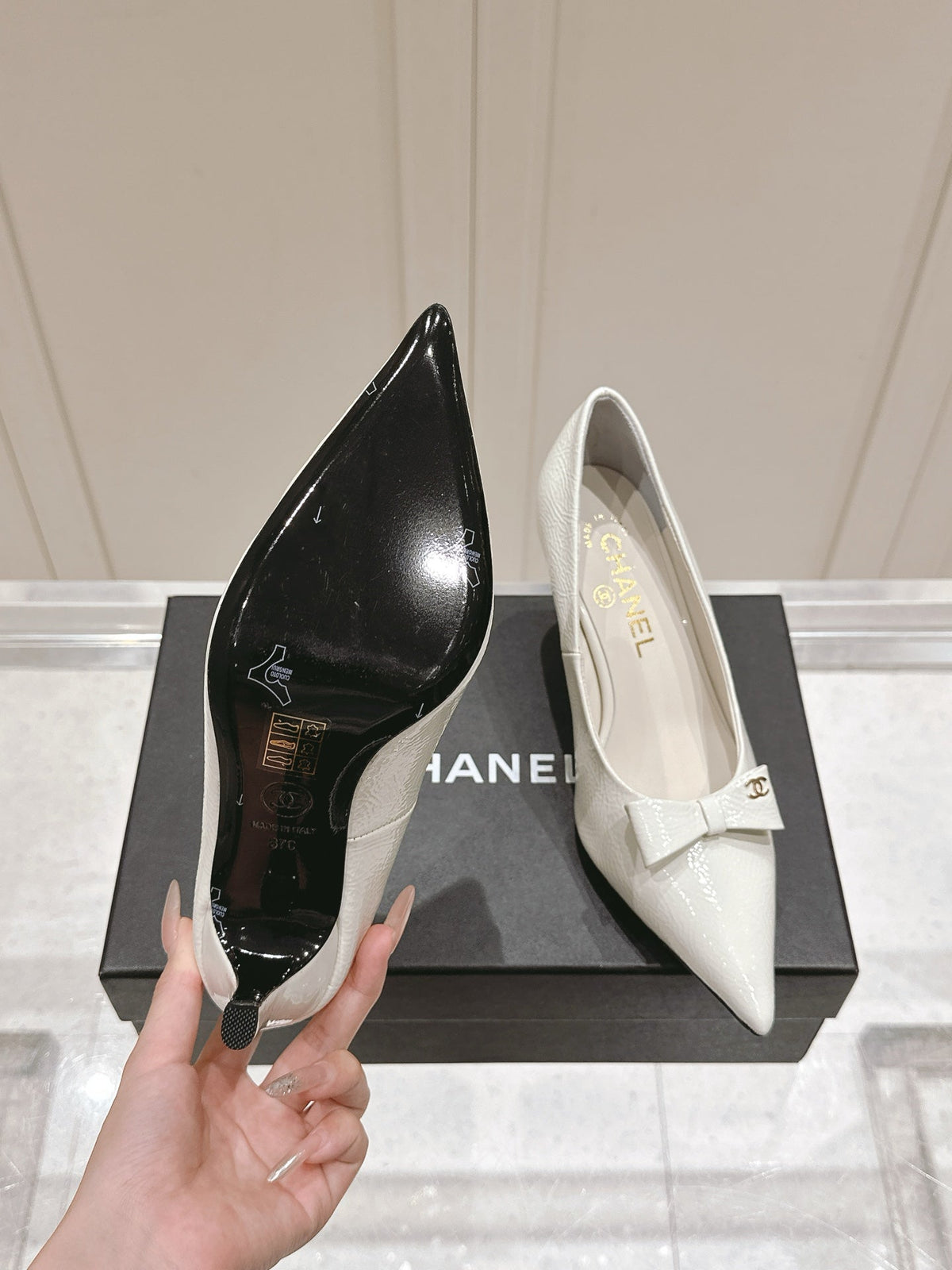 Chanel 25A Heel Pump White Patent Calfskin 393068