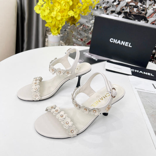 CC 26s Floral Sandal 7.5cm White Sheepskin 867462