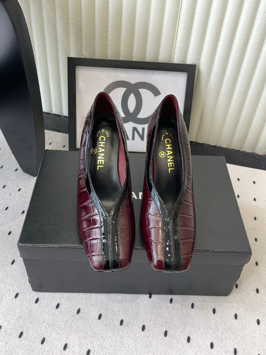 CC 26s Matthieu Blazy Pump 9.5cm Burgundy Embossed Leather 807479