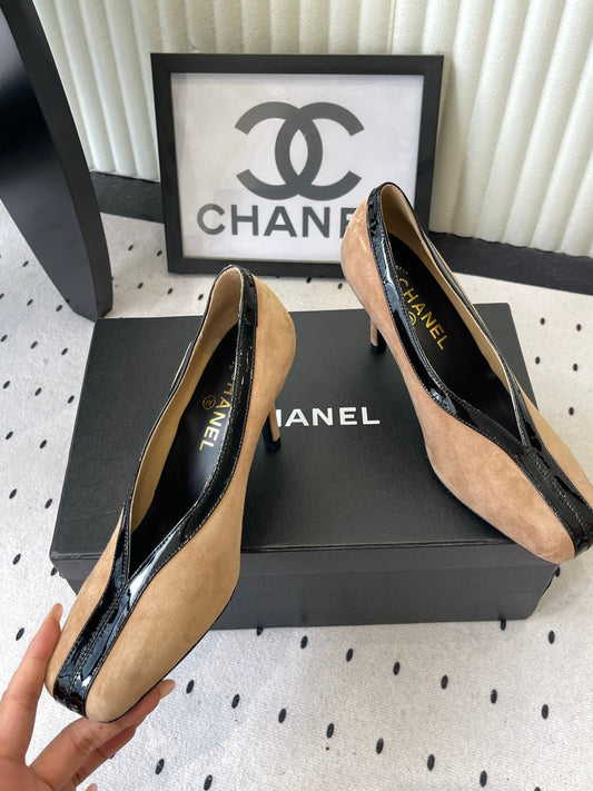 CC 26s Matthieu Blazy Pump 9.5cm Beige Suede 807481