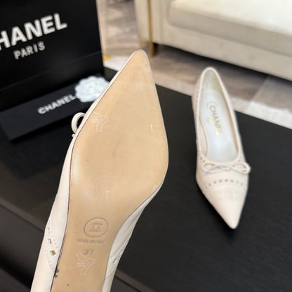 CC Bow Pointed Toe Pumps 6.5cm Cream Leather 912935