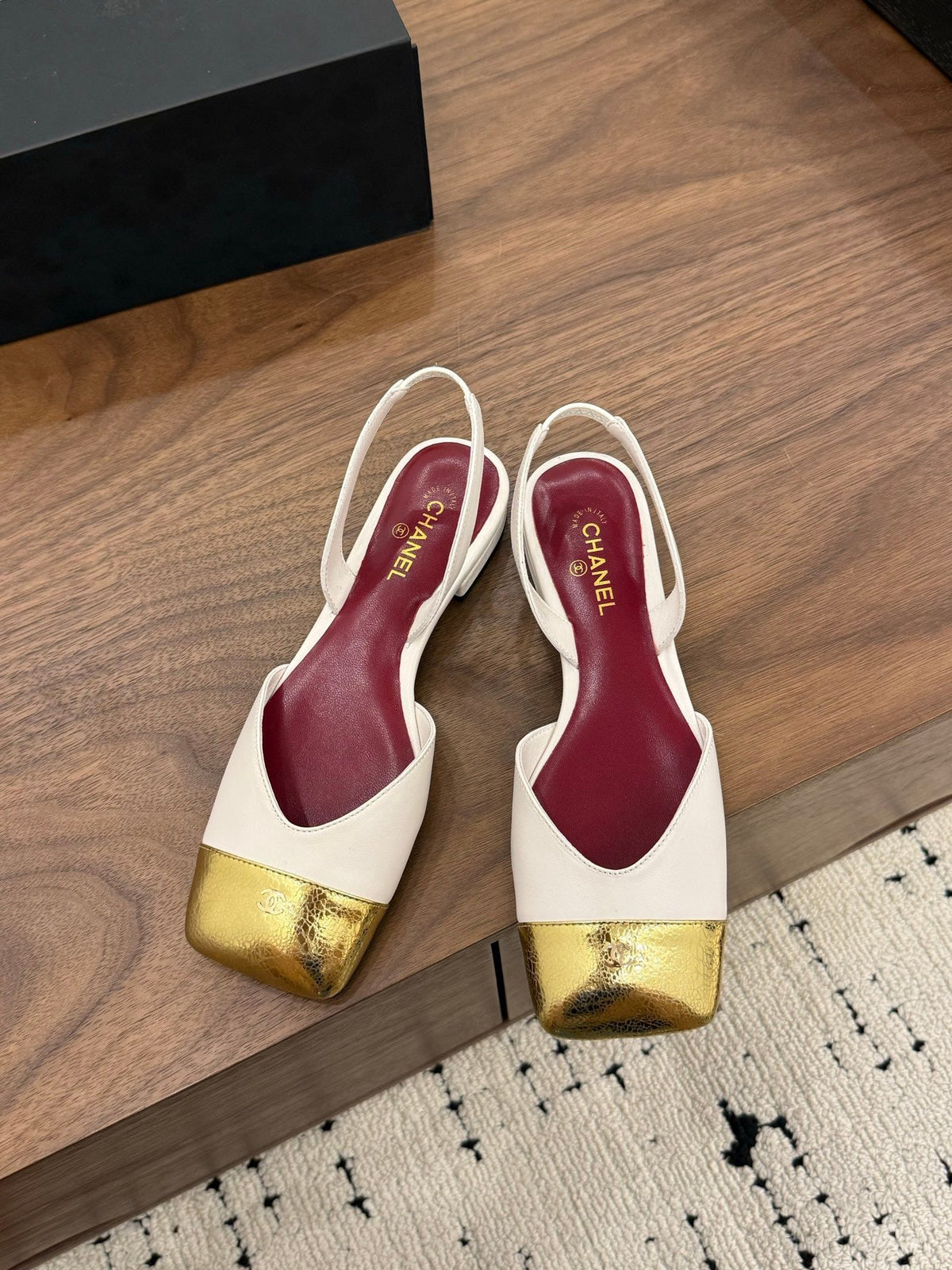 CC Spring/Summer 2026 Slingback White Gold Leather