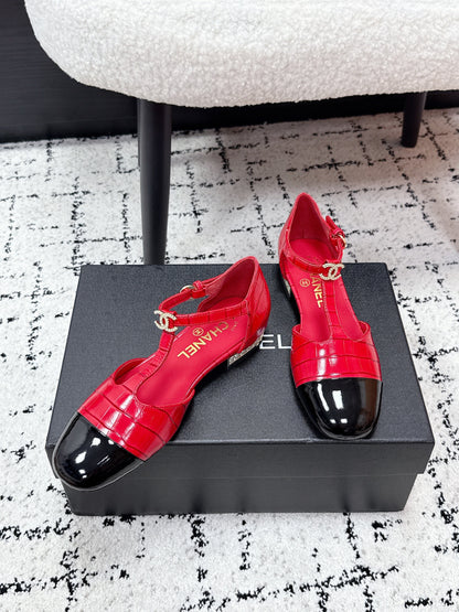 CC SS26 Mary Jane T Strap Black Red Crocodile Embossed Patent Calfskin 679017