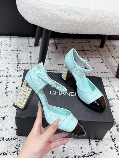 CC SS26 Mary Jane Pumps Black Blue Crocodile Embossed Patent Calfskin 679024