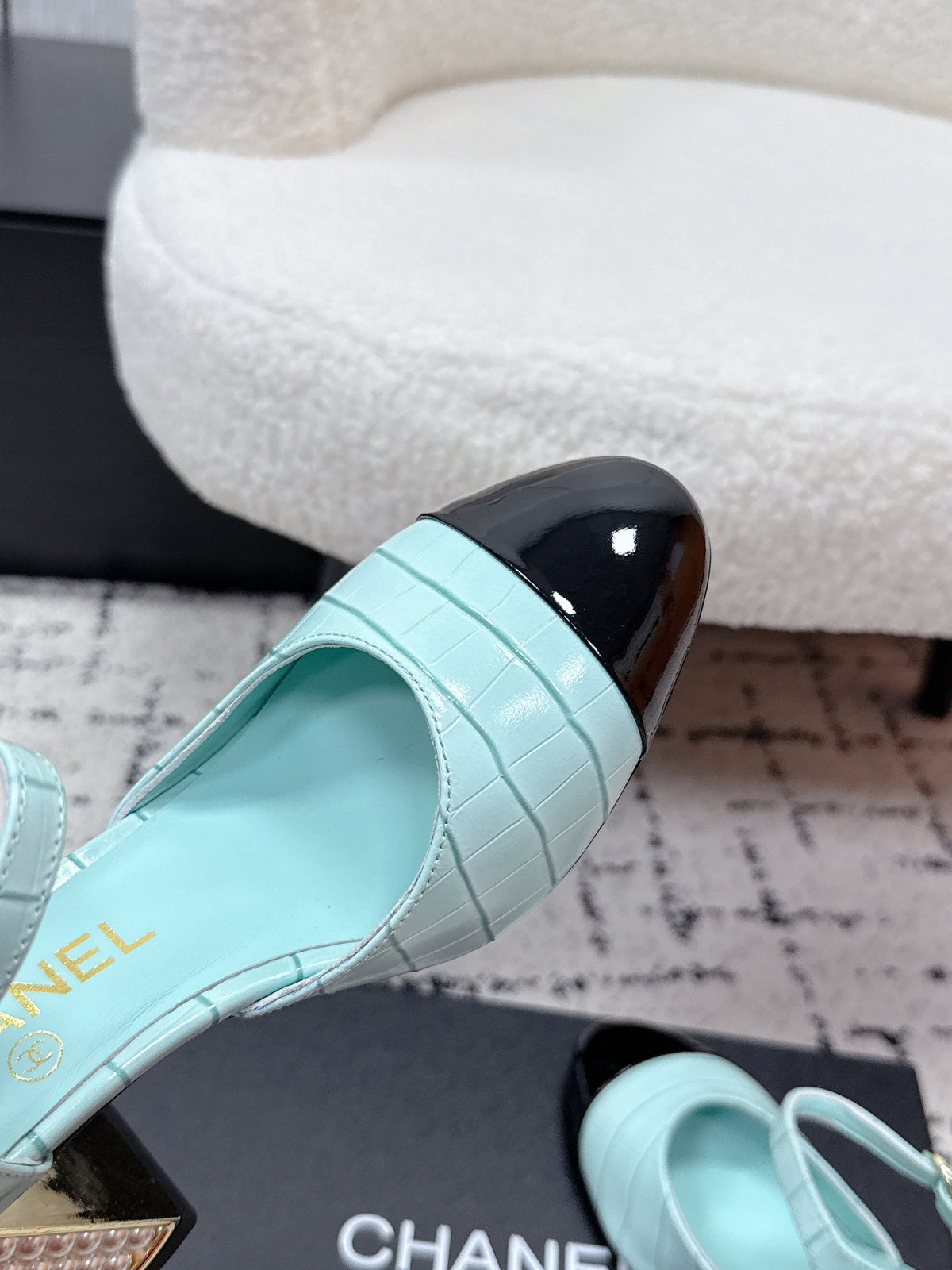 CC SS26 Mary Jane Pumps Black Blue Crocodile Embossed Patent Calfskin 679024
