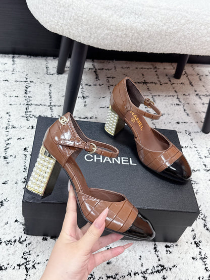 CC SS26 Mary Jane Pumps Black Brown Crocodile Embossed Patent Calfskin 679021