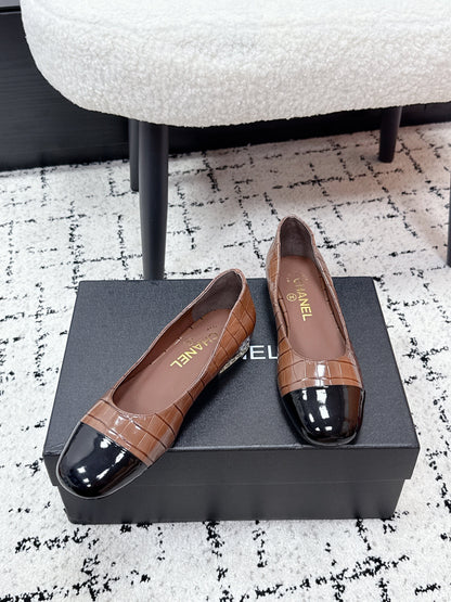 CC SS26 Ballet Flat Black Brown Crocodile Embossed Patent Calfskin 679026