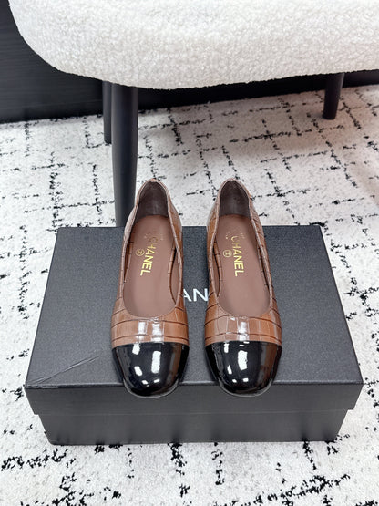 CC SS26 Ballet Flat Black Brown Crocodile Embossed Patent Calfskin 679026