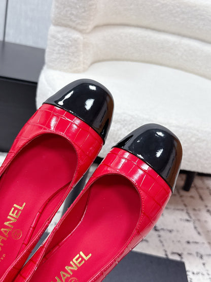CC SS26 Ballet Flat Black Red Crocodile Embossed Patent Calfskin 679027
