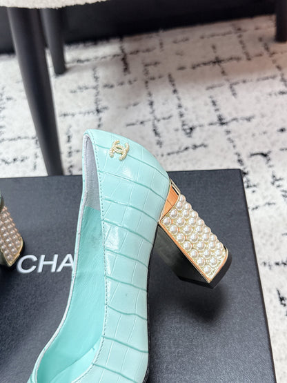 CC SS26 Pump Black Blue Crocodile Embossed Patent Calfskin 679029