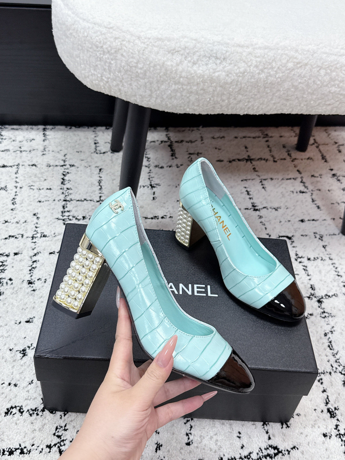 CC SS26 Pump Black Blue Crocodile Embossed Patent Calfskin 679029