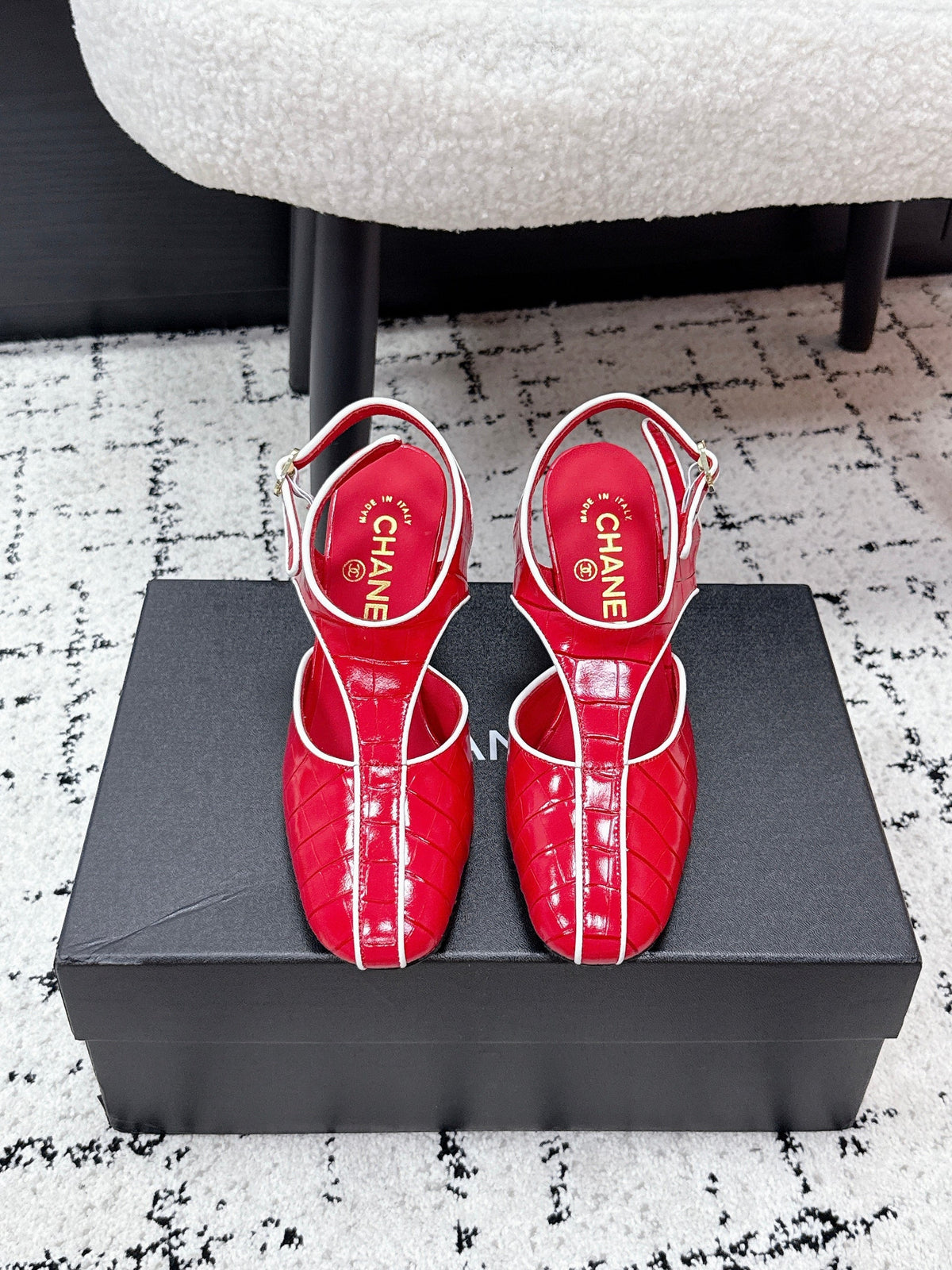 CC SS26 Slingbacks 9.5cm Red White Crocodile Embossed Patent Calfskin 679035