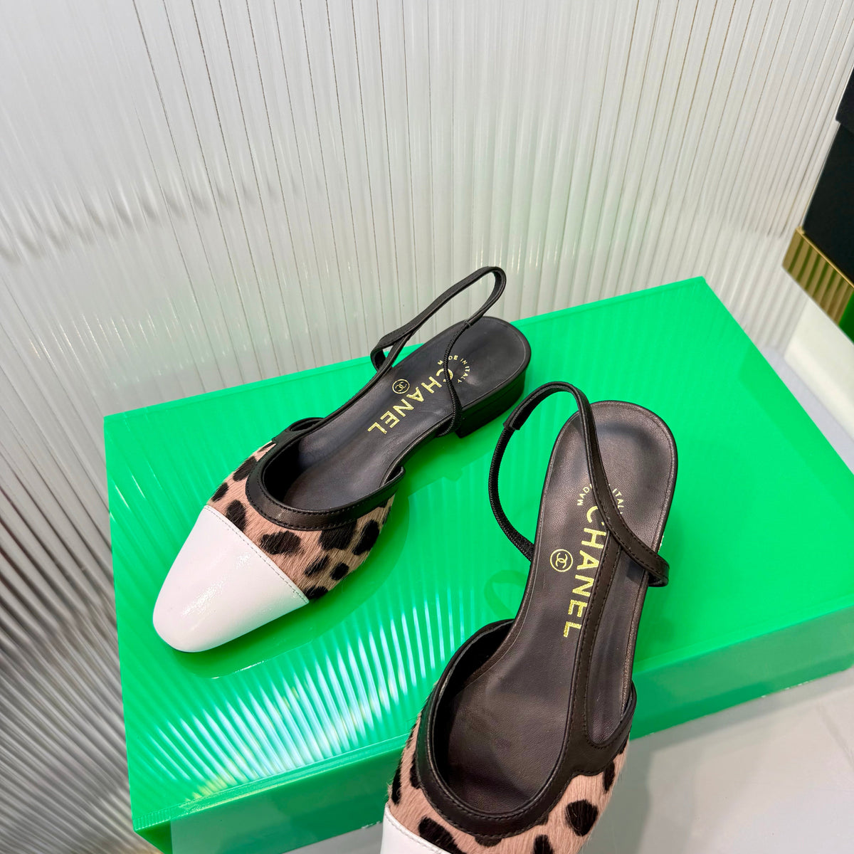CC Slingback Flat White Muted Pink Leopard-Print Leather 923834
