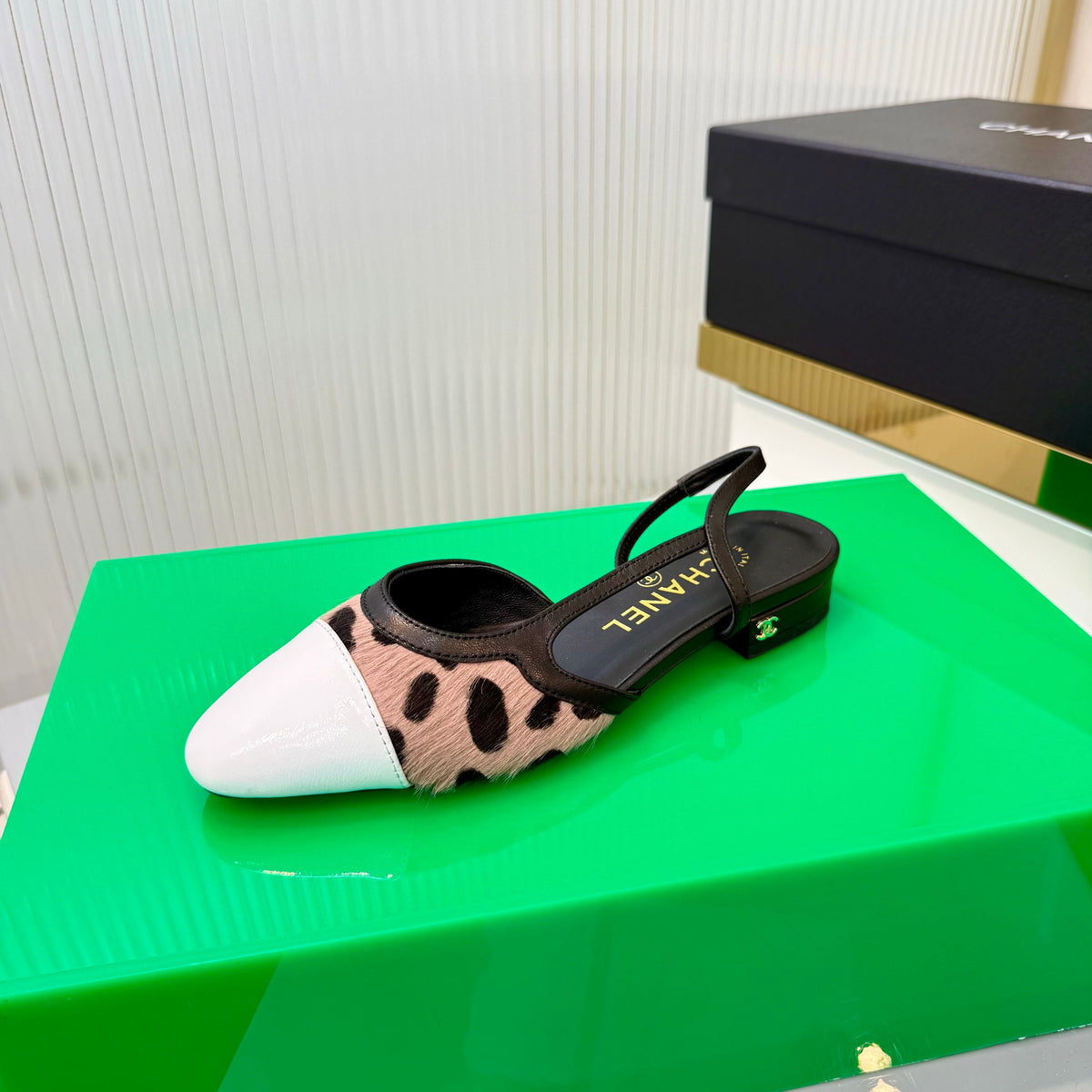 CC Slingback Flat White Muted Pink Leopard-Print Leather 923834