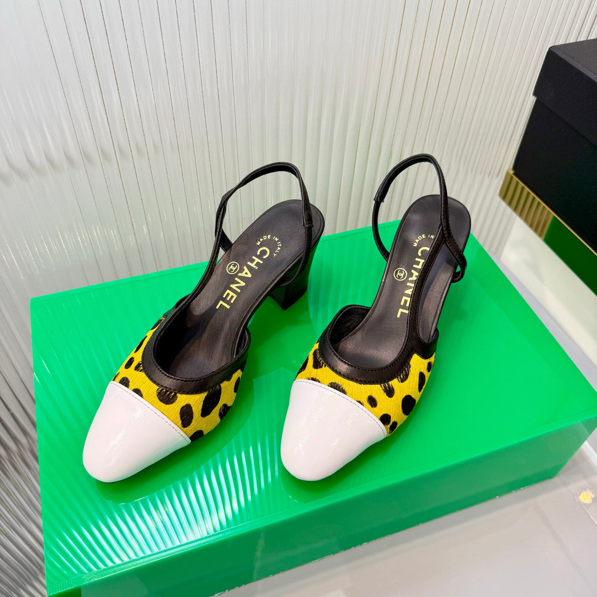 CC Slingback 6.5cm White Yellow Leopard-Print Leather 923841