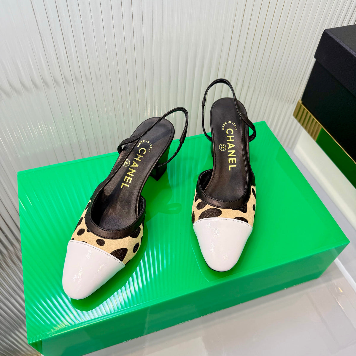 CC Slingback 6.5cm White Beige Leopard-Print Leather 923843