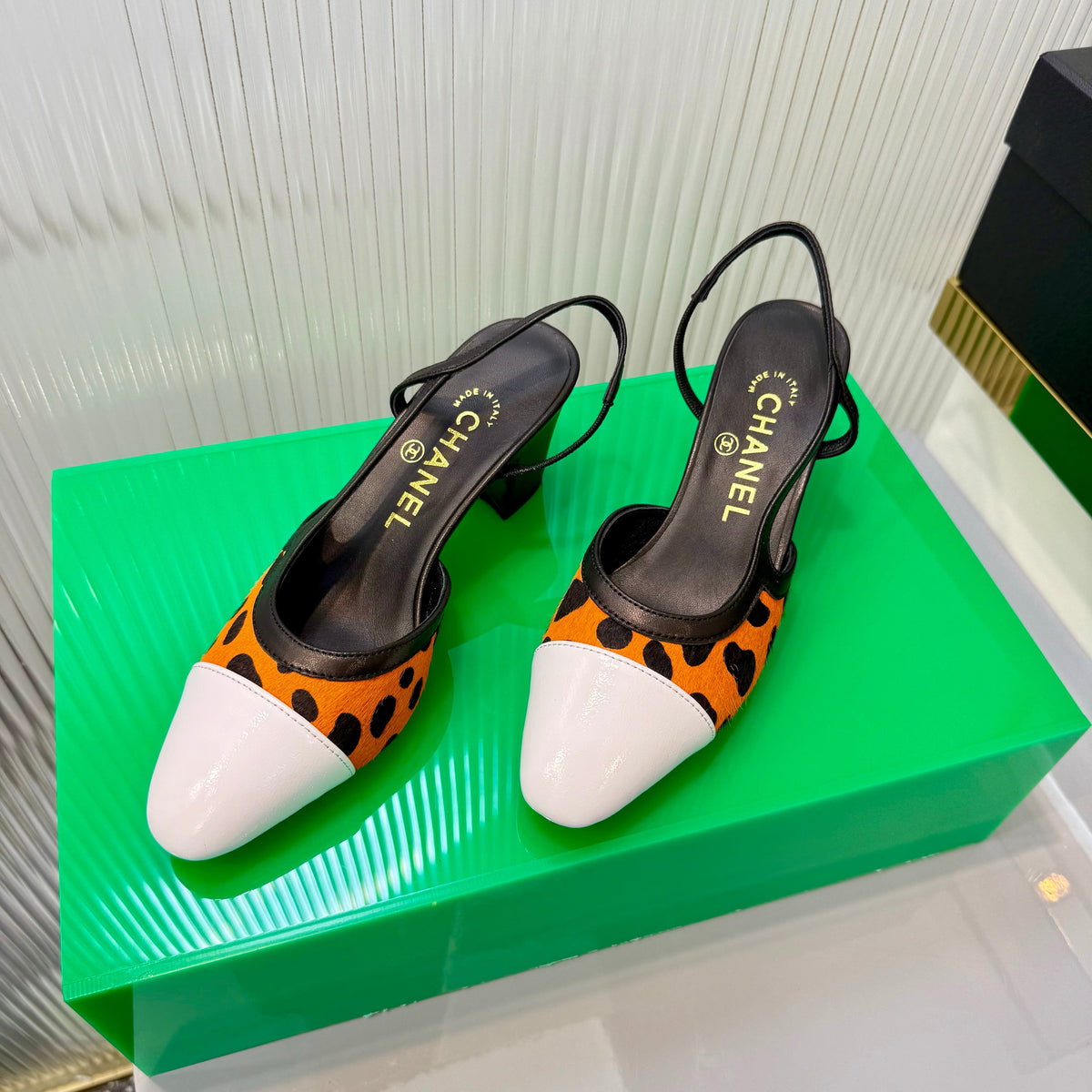 CC Slingback 6.5cm White Orange Leopard-Print Leather 923844