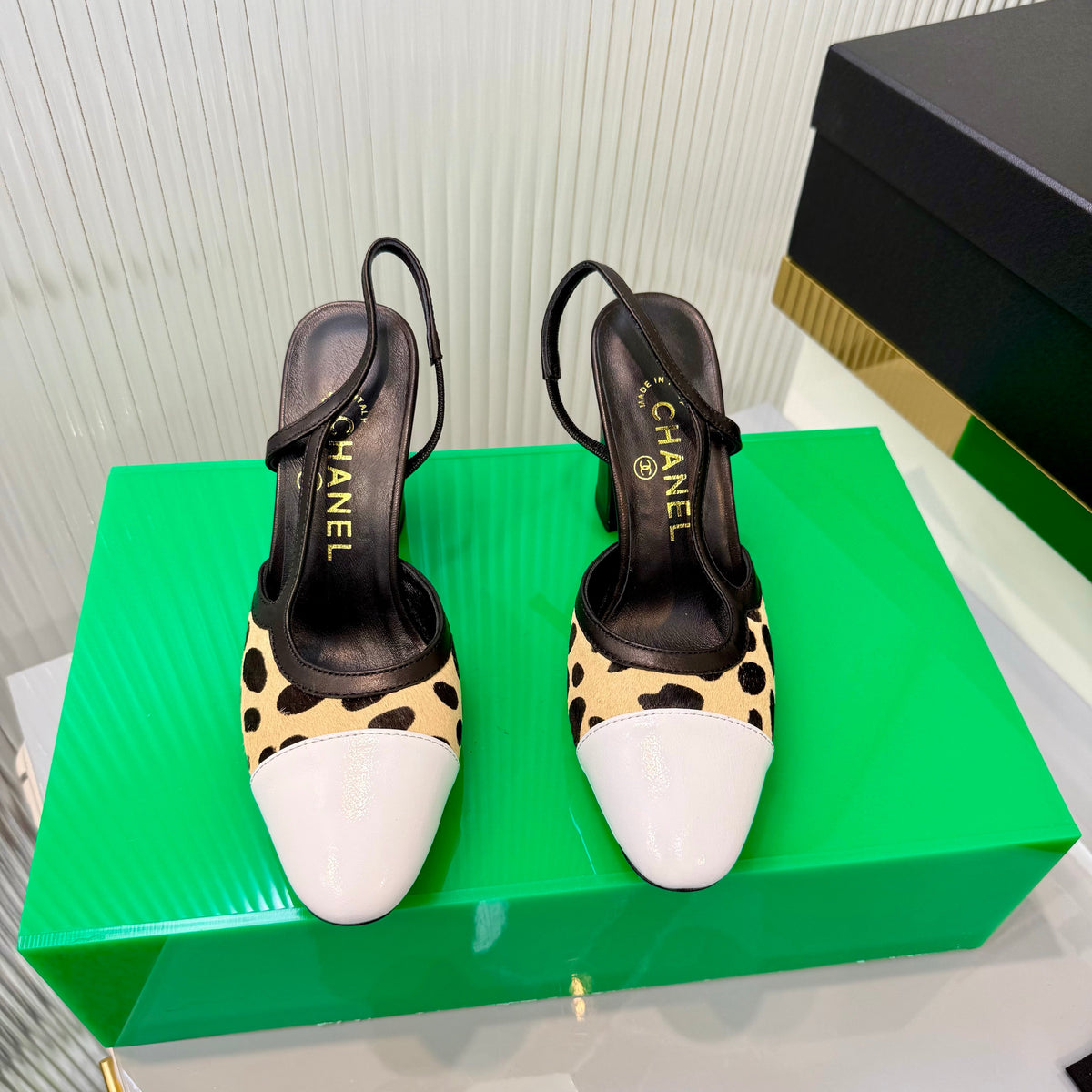 CC Slingback 9cm White Beige Leopard-Print Leather 923846