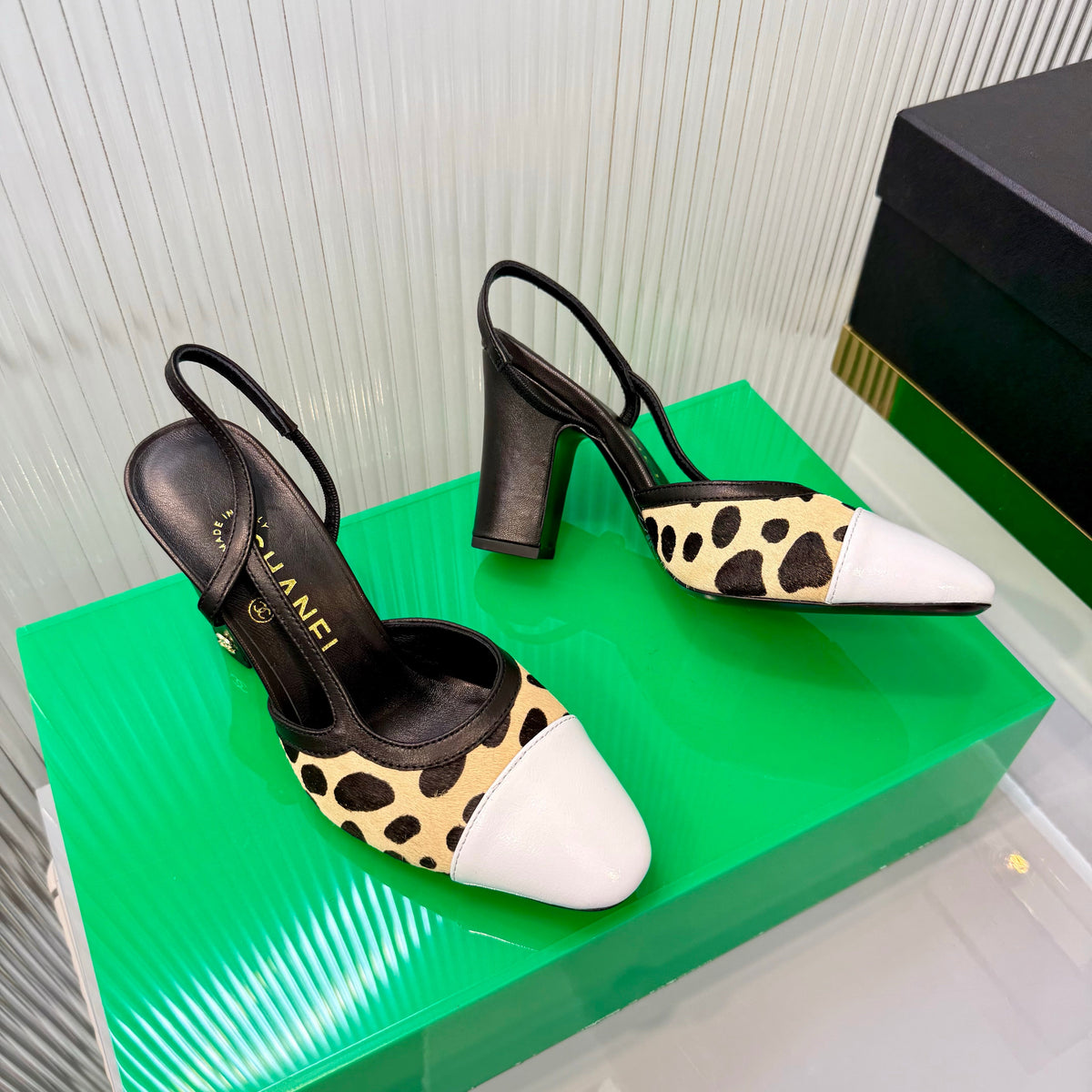 CC Slingback 9cm White Beige Leopard-Print Leather 923846