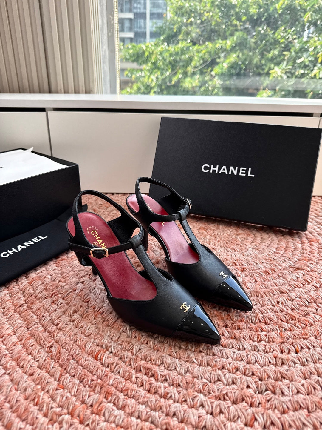 CC 26s T-Strap Slingback Pumps Black Leather 933222