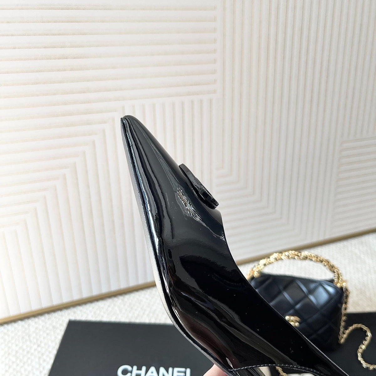 CC 26s Pointed-Toe Slingback Black Patent Leather 787142
