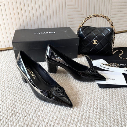 CC 26s Pointed-Toe Pump Black Patent Leather 787144