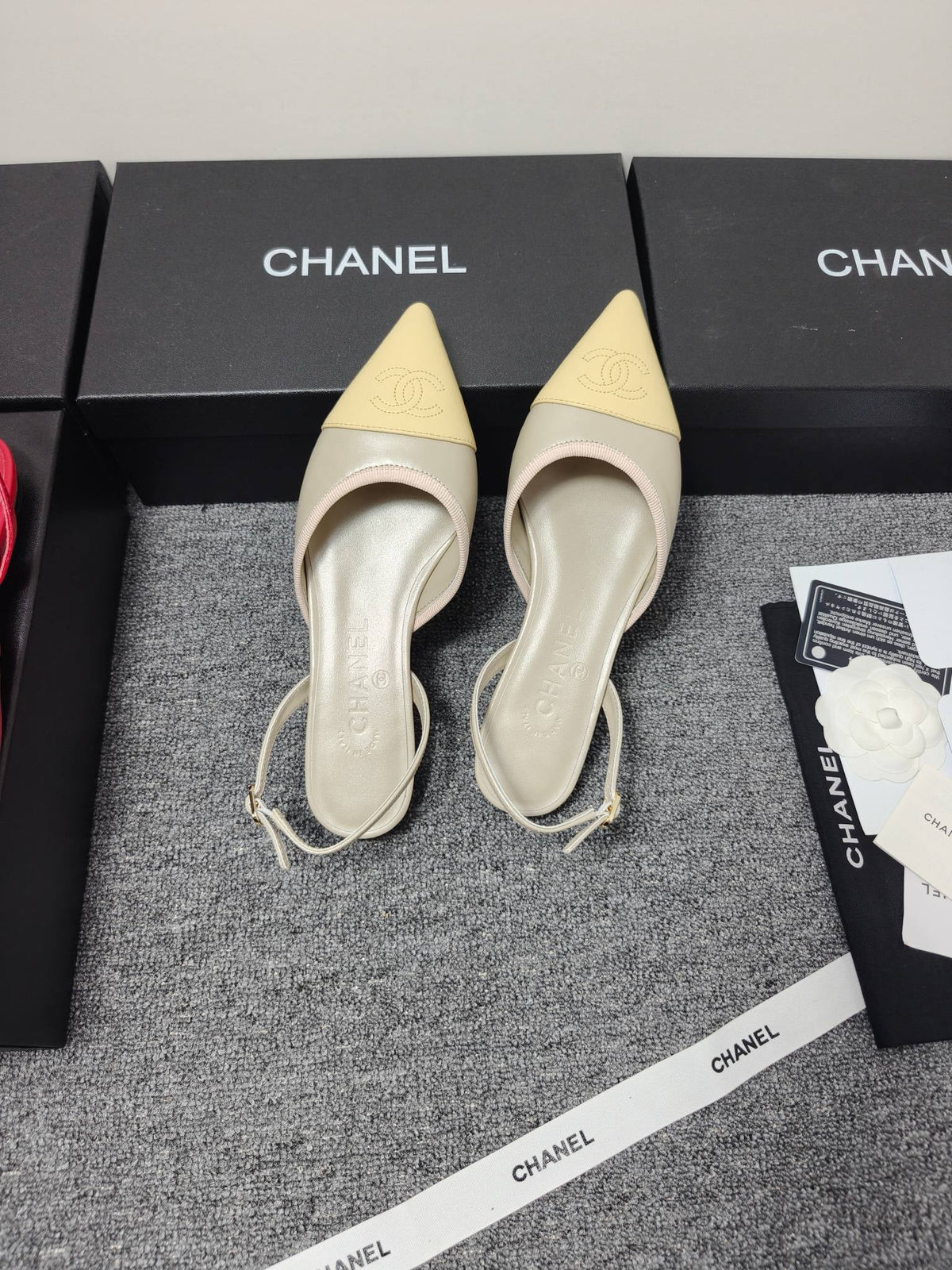 CC 26s Slingback Pointed Khahi Yellow Leather 681973