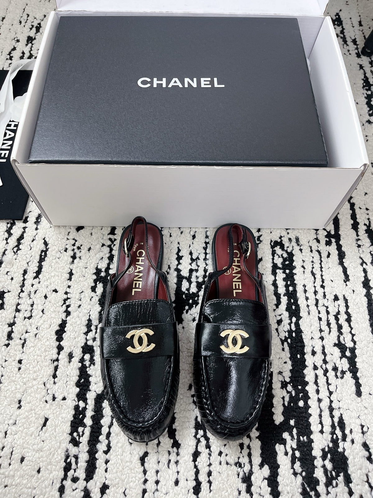 CC 26A Métiers d’art 2026 Slingback Black Glossy Sheepskin 900760