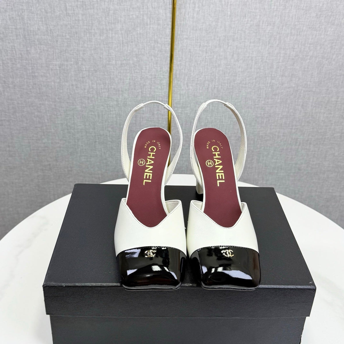 CC 25FW Square Toe Slingback Black White Sheepskin Patent Leather 541132