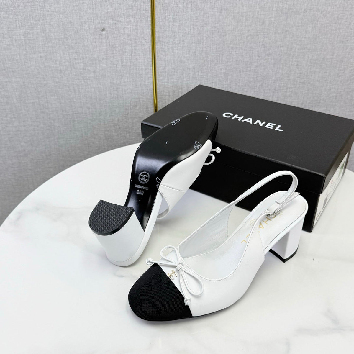 CC 26s Slingback Heels 4.5cm White Black Lambskin Fabric