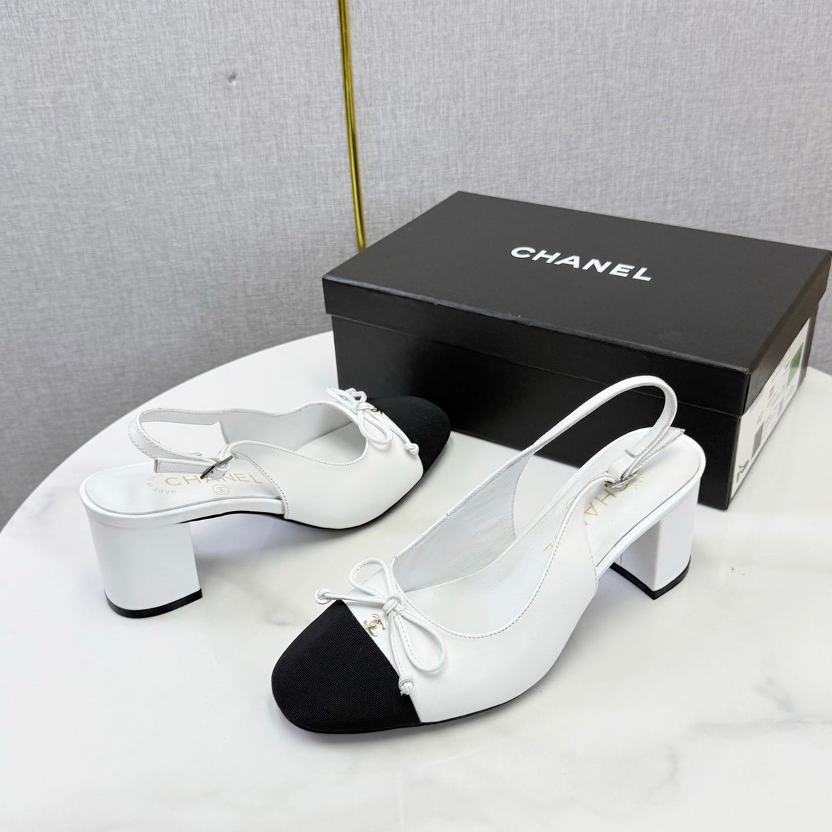 CC 26s Slingback Heels 4.5cm White Black Lambskin Fabric
