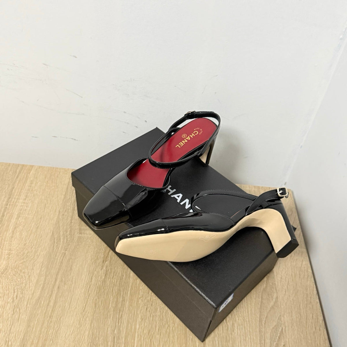 CC Métiers d’art 2026 Slingbacks 6.5cm Black Patent Calfskin 865640