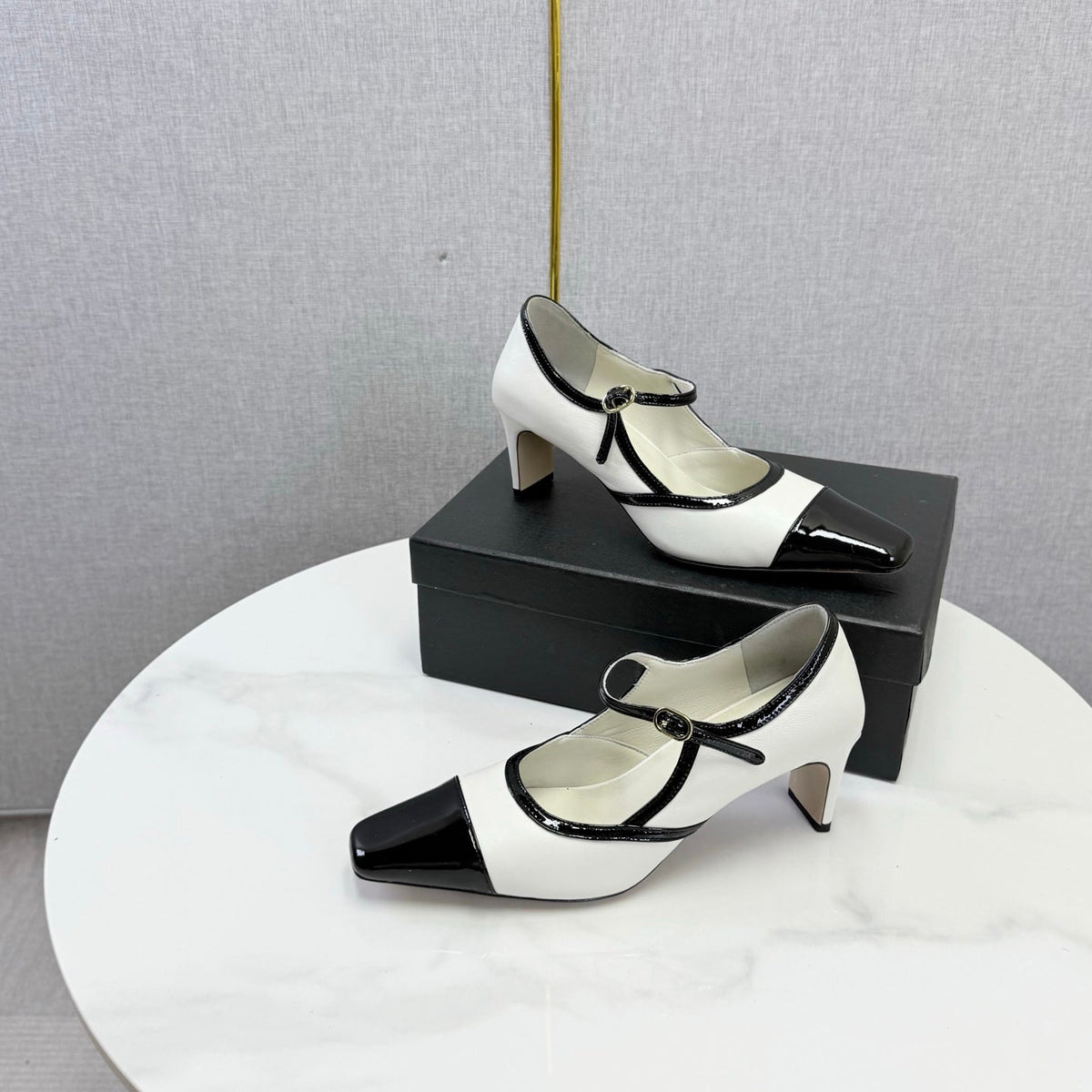 CC 26s Slingback Black White Sheepskin 904477