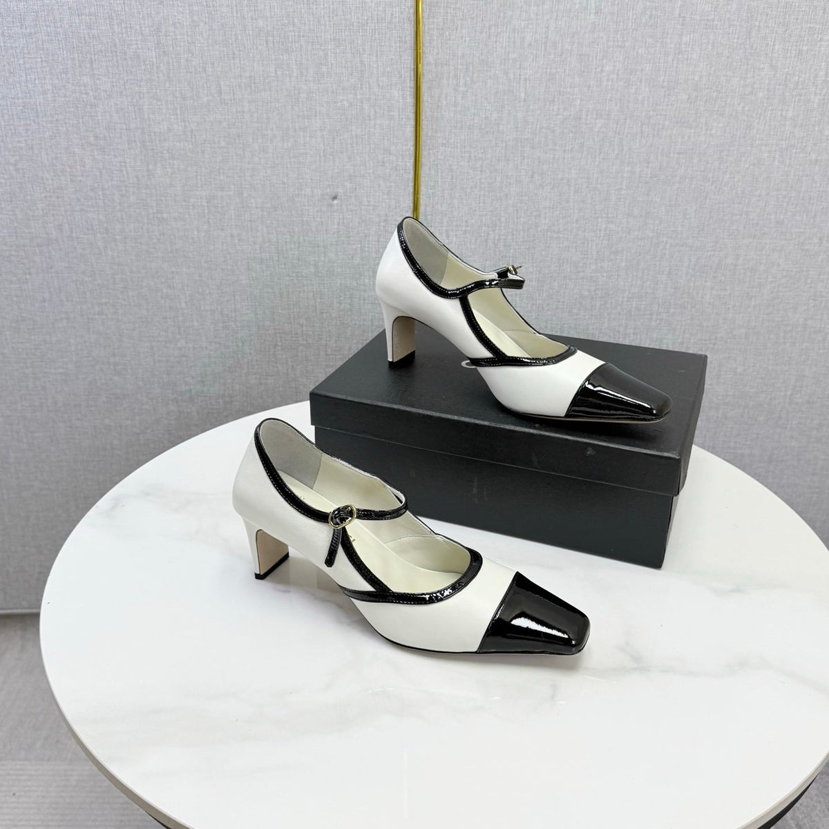 CC 26s Slingback Black White Sheepskin 904477