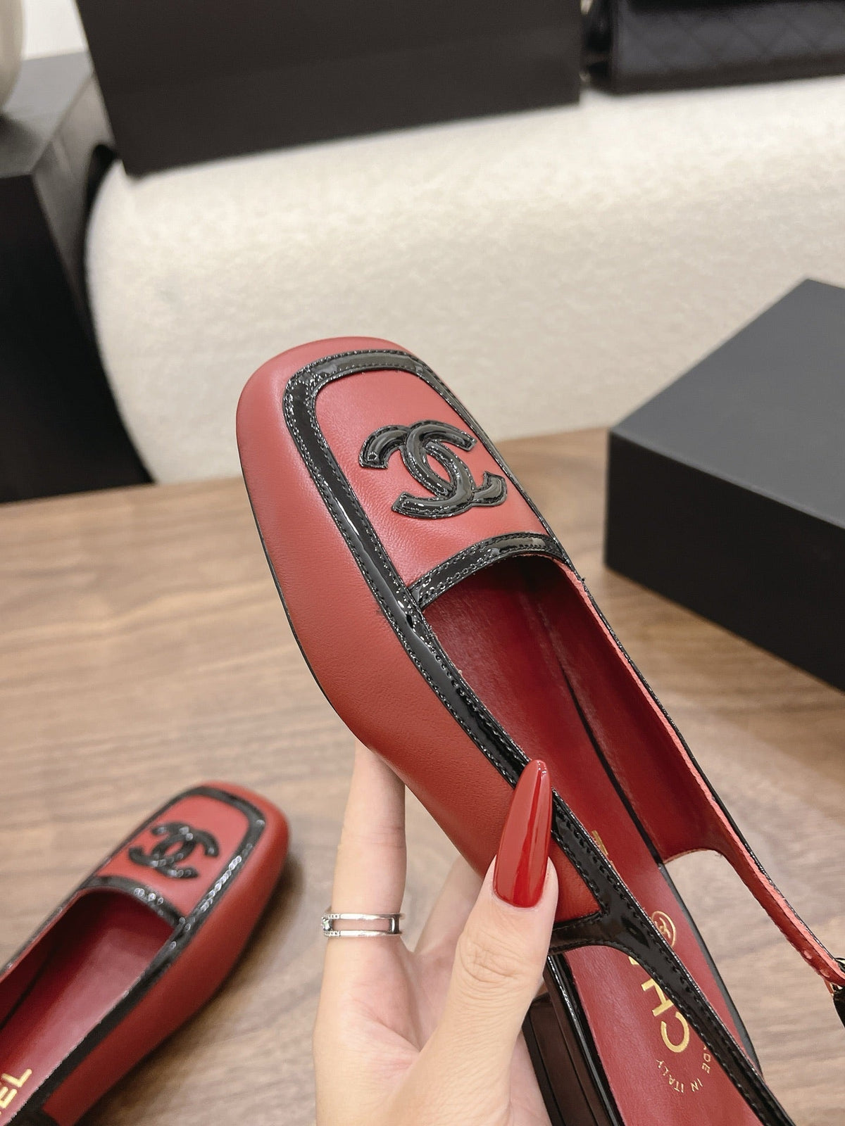 CC 26s Slingback Black Burgundy Lambskin Patent Leather 915320