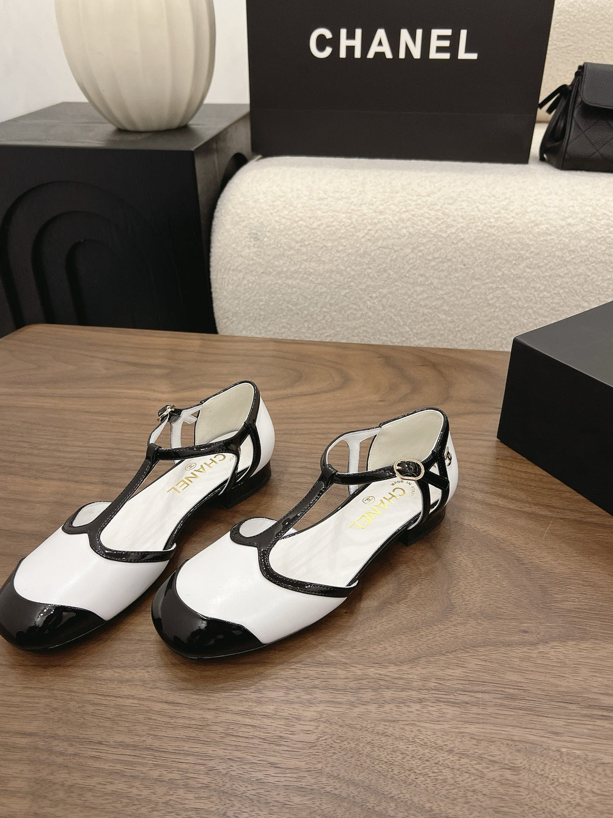 CC 26s Mary Jane Black White Lambskin Patent Leather 915322