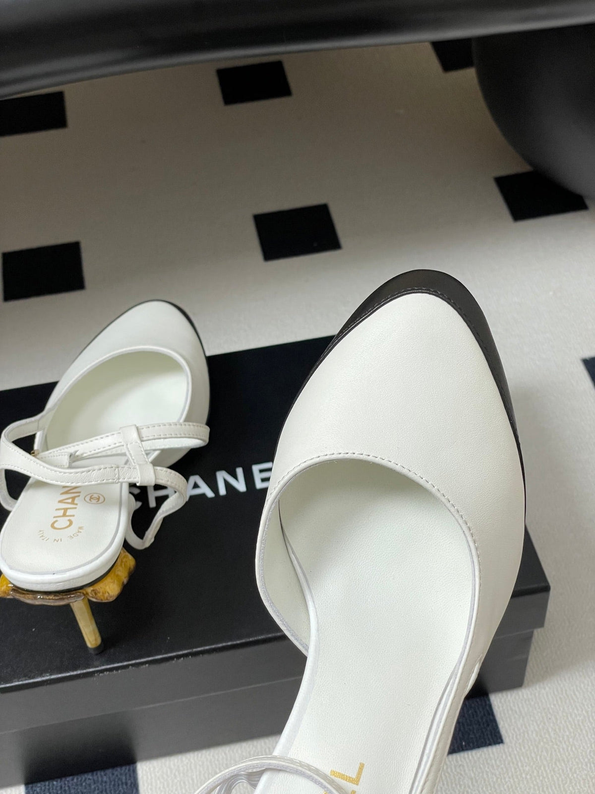 CC 26s Slingback 8.5cm White Leather 834722