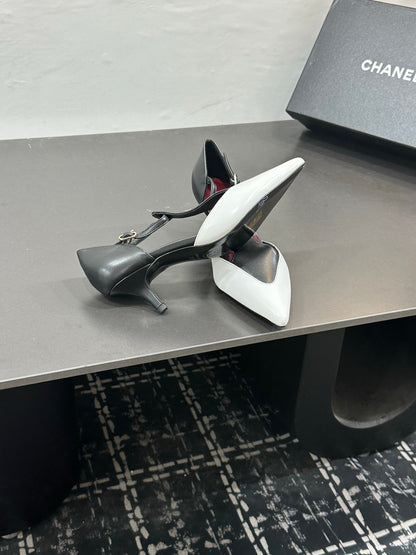 CC Métiers d’art 2026 Mary Janes 5cm Black White Lambskin 832543