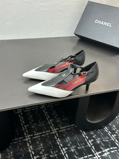 CC Métiers d’art 2026 Mary Janes 5cm Black White Lambskin 832543