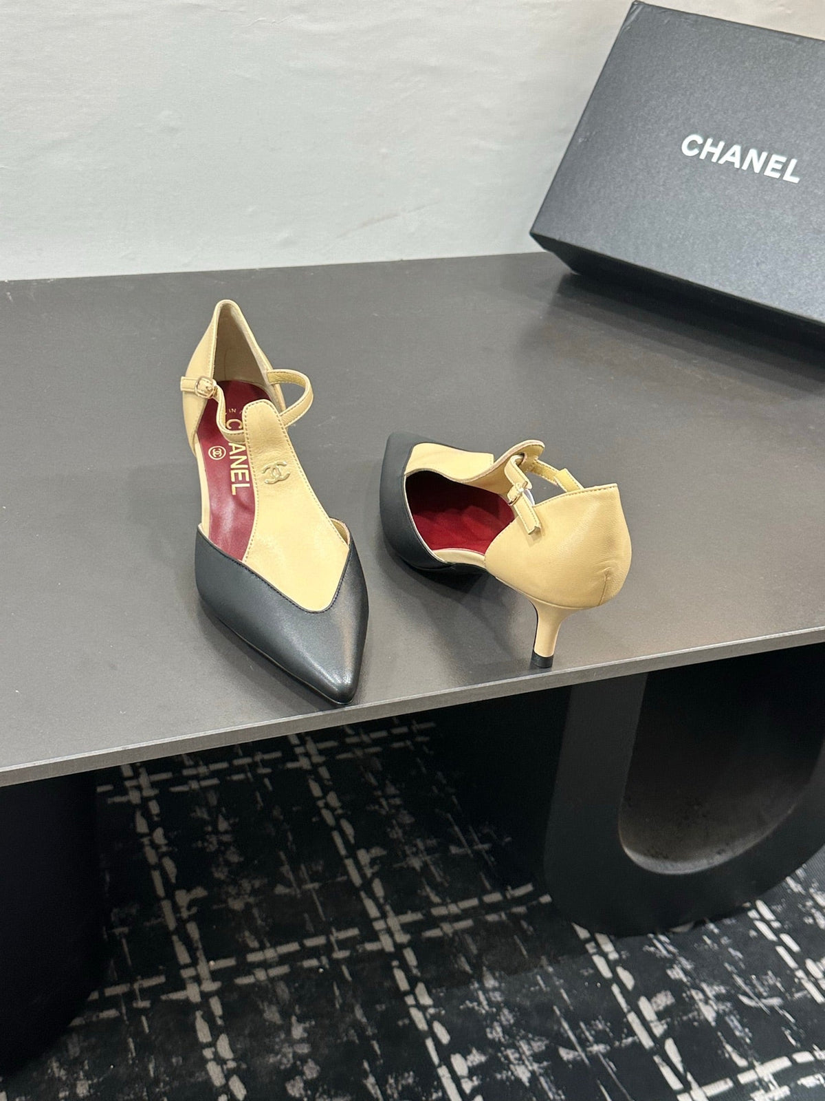 CC Métiers d’art 2026 Mary Janes 5cm Black Beige Lambskin 832542