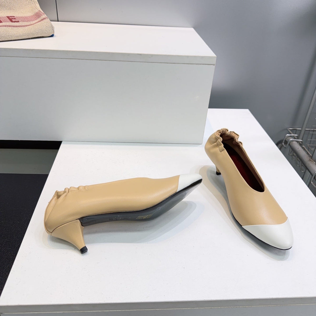 CC 2026 Pumps 4.5cm White Beige Lambskin 741643