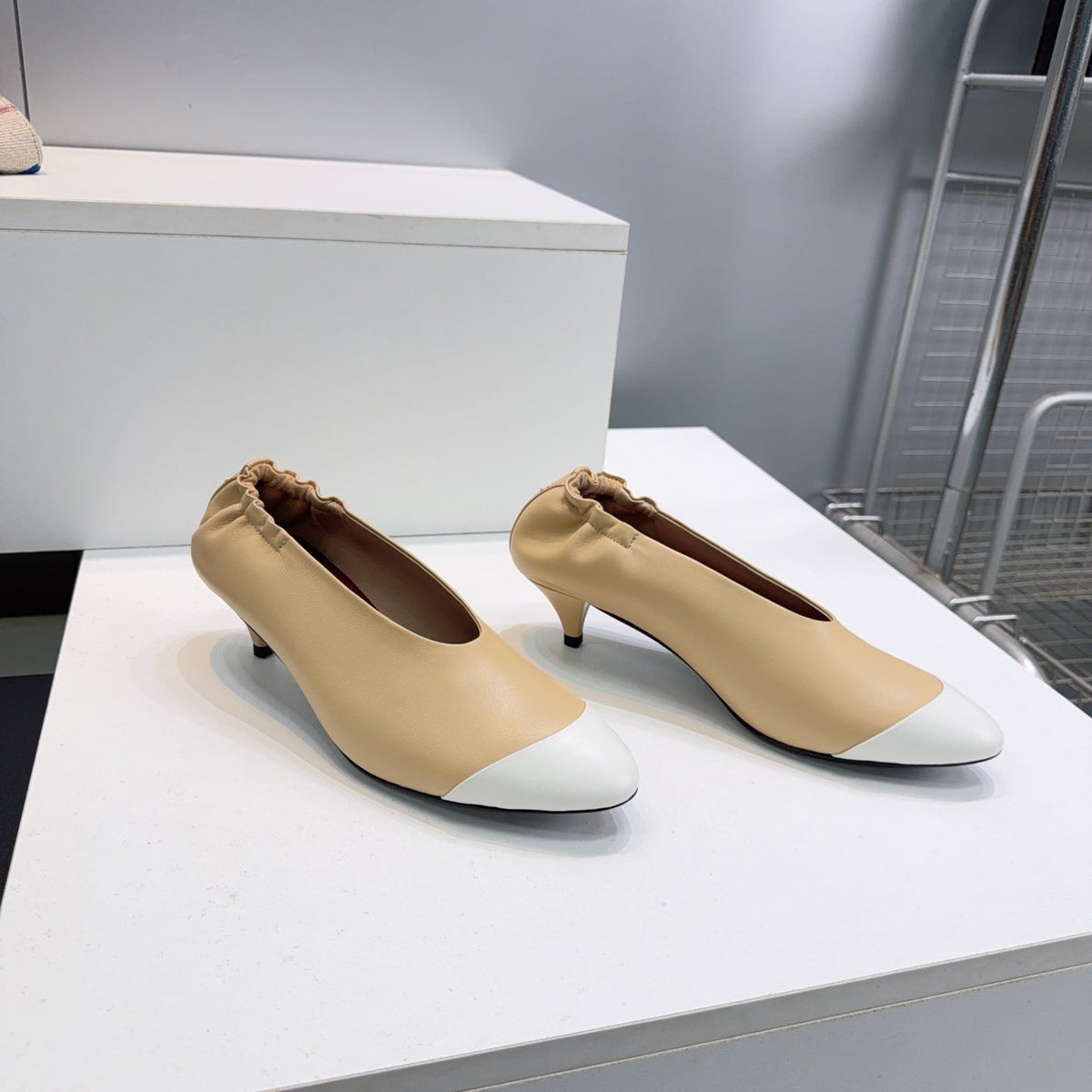 CC 2026 Pumps 4.5cm White Beige Lambskin 741643