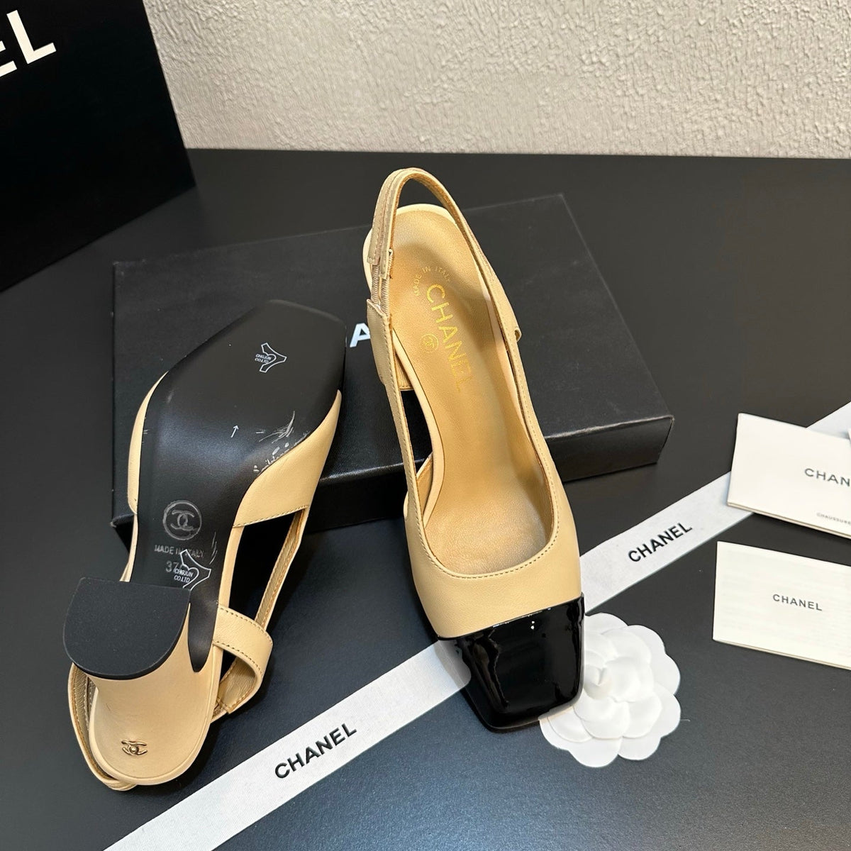 CC Slingback Block Heel Beige Black Leather 864113