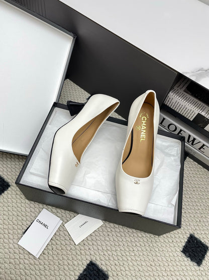 CC Square-Toe Pumps 65mm White Sheepskin 427016