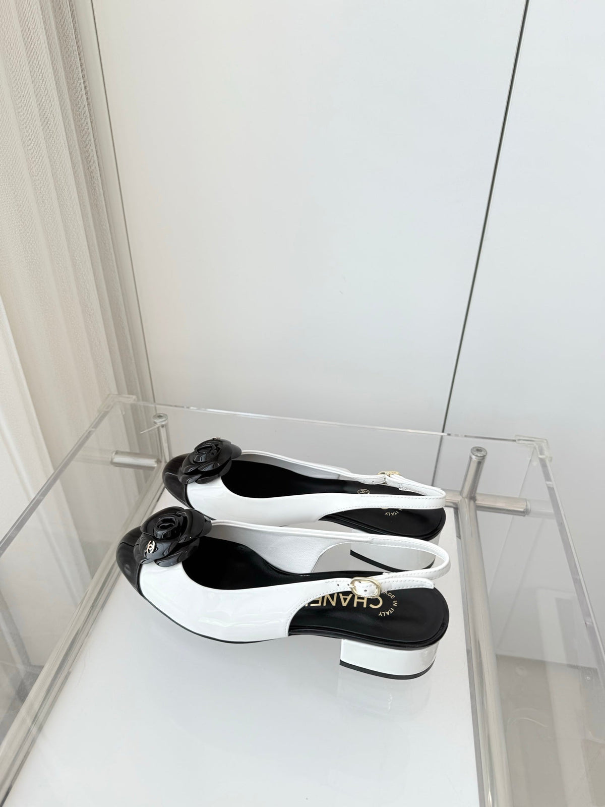 CC 26s Slingback Floral 3.5cm Black White Patent Leather 597415