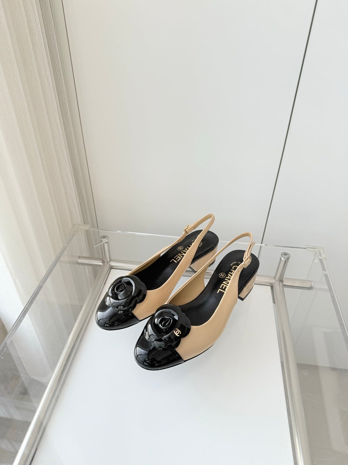 CC 26s Slingback Floral 3.5cm Black Beige Patent Leather 597417